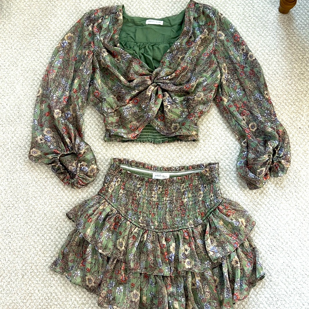 vestique skirt set